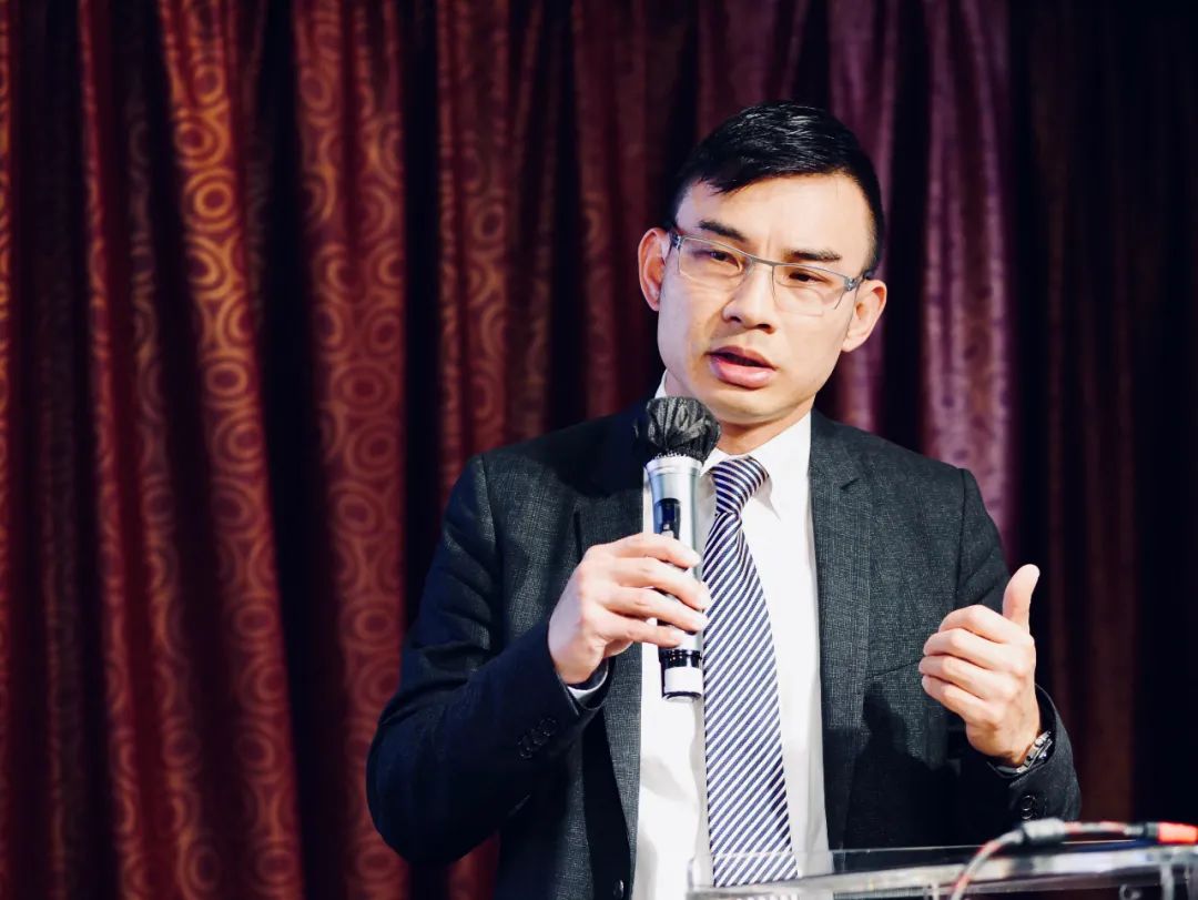 和丰家族办公室投资总监鲍靝锋先生接受香港电台专访 和丰家族办公室投资总监鲍靝锋先生接受香港电台专访